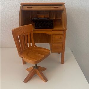 American Girl doll Kit ‘s Classic Roll-Top Desk, Chair and typewriter Set